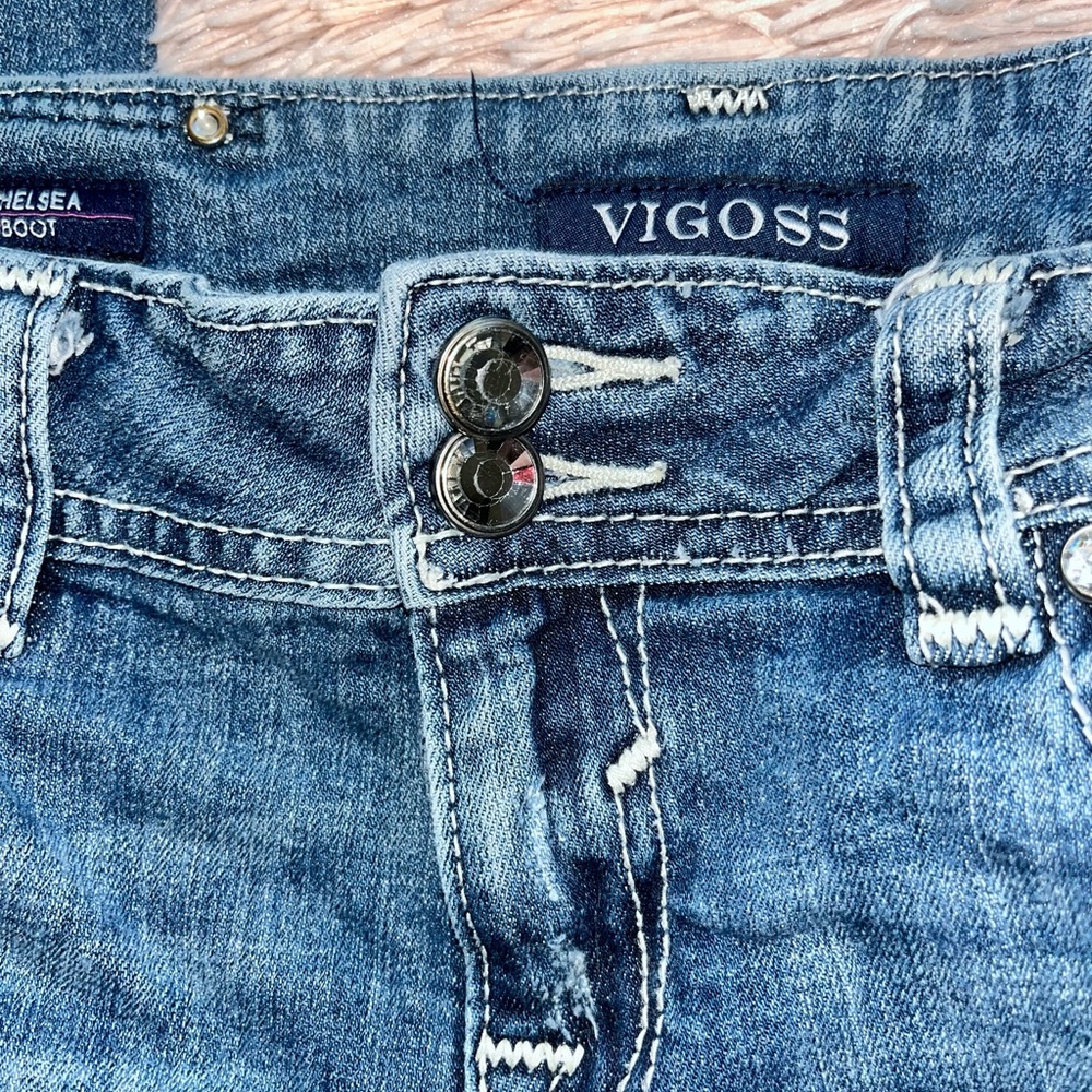 super cute jeans with jewell buttons and distressed look